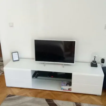Cozy شقة بلغراد